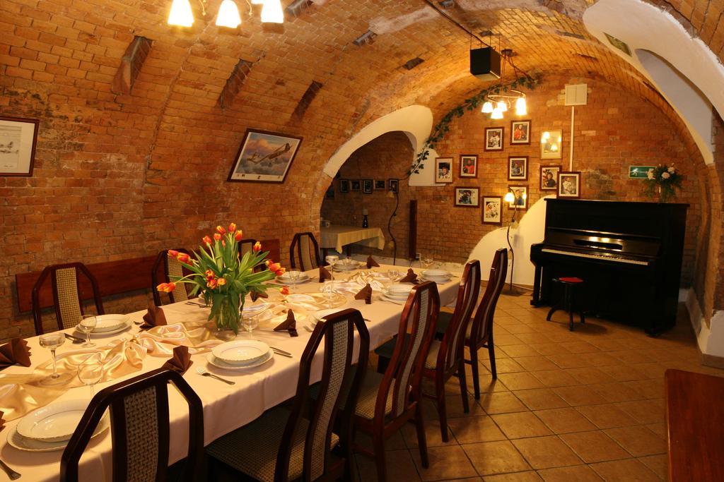 Kosmonauty Wroclaw-airport Hotel Wroclaw