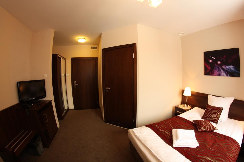 Kosmonauty Wroclaw-airport 3*