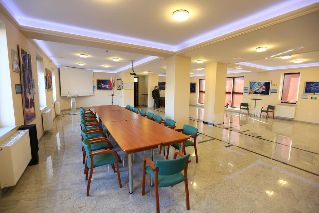 Hotel Kosmonauty Wroclaw-airport
