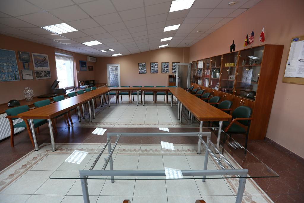 Kosmonauty Wroclaw-airport Hotel