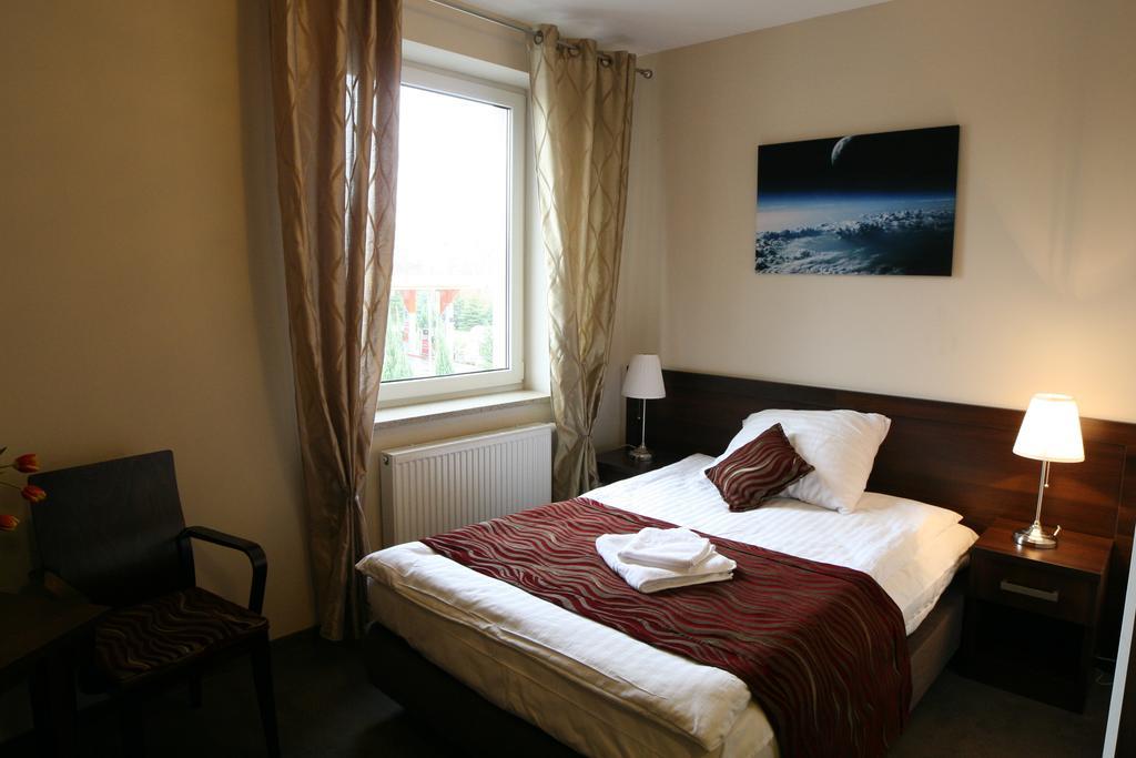 Kosmonauty Wroclaw-airport Hotel