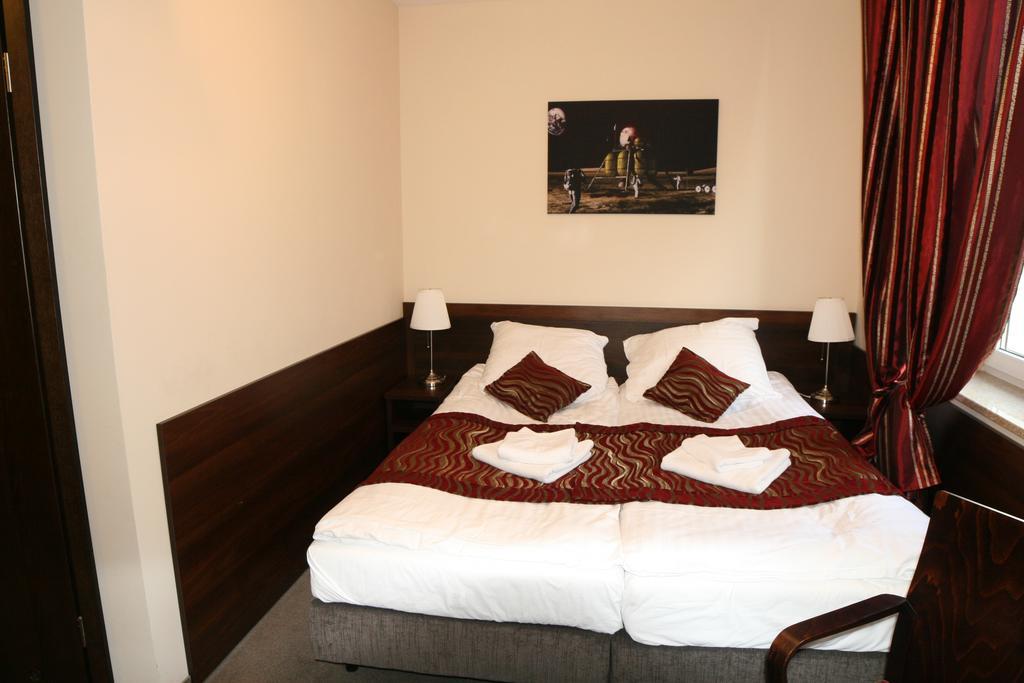 Kosmonauty Wroclaw-airport Hotel Wroclaw