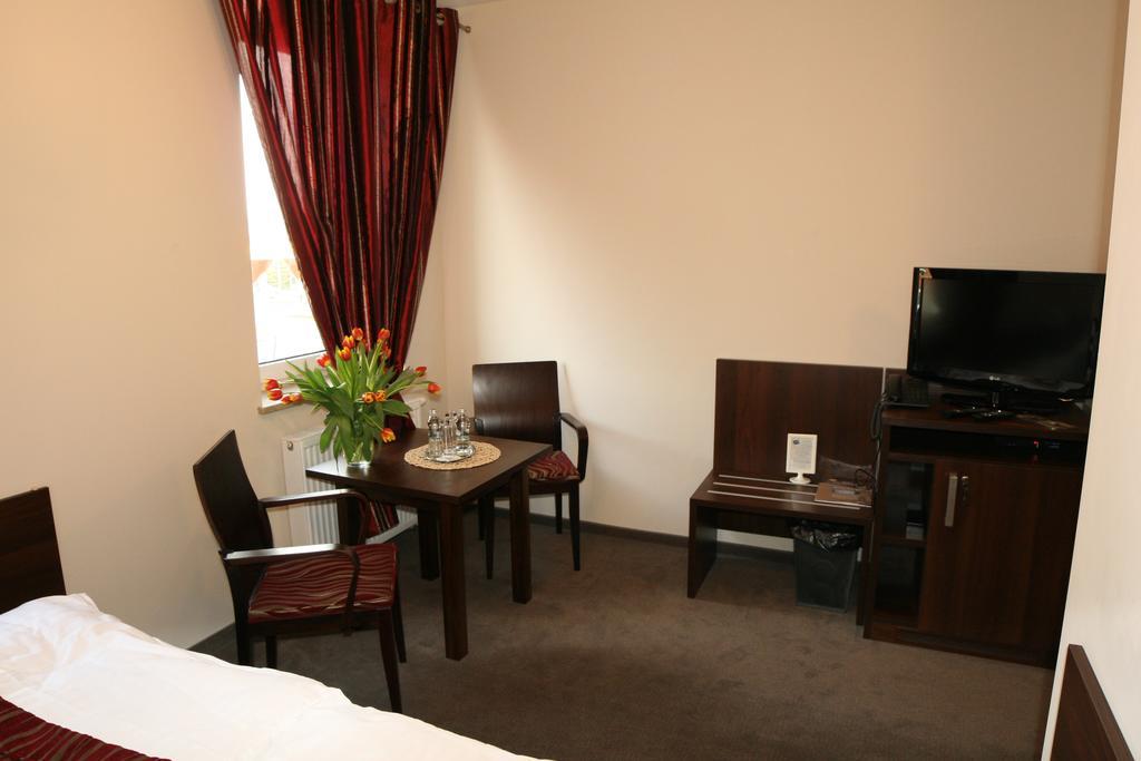 Kosmonauty Wroclaw-airport Hotel
