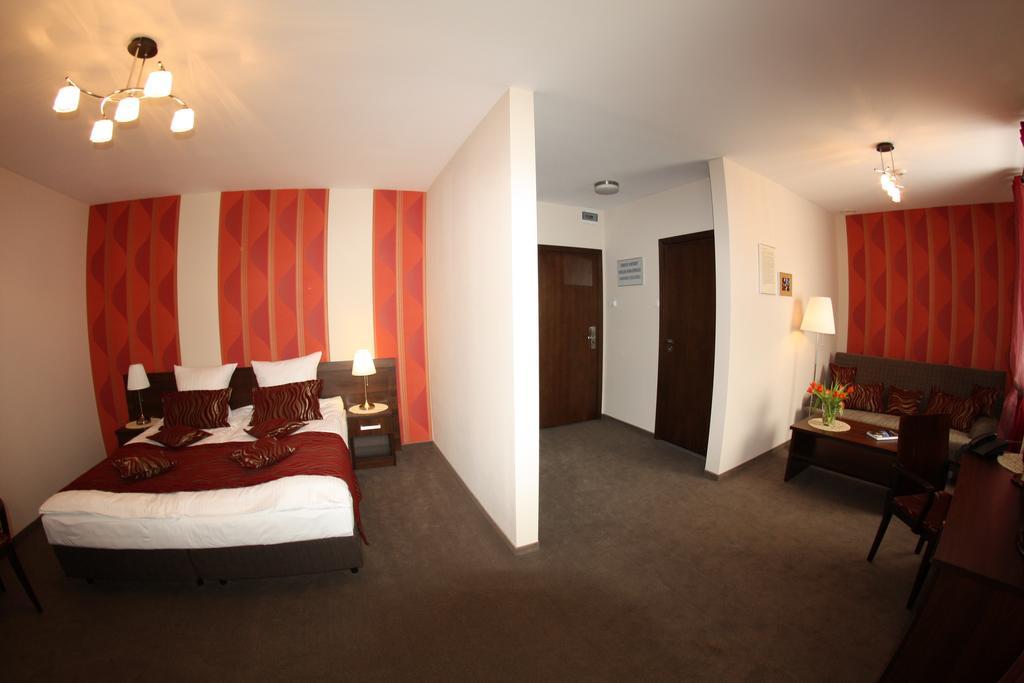 Kosmonauty Wroclaw-airport 3*