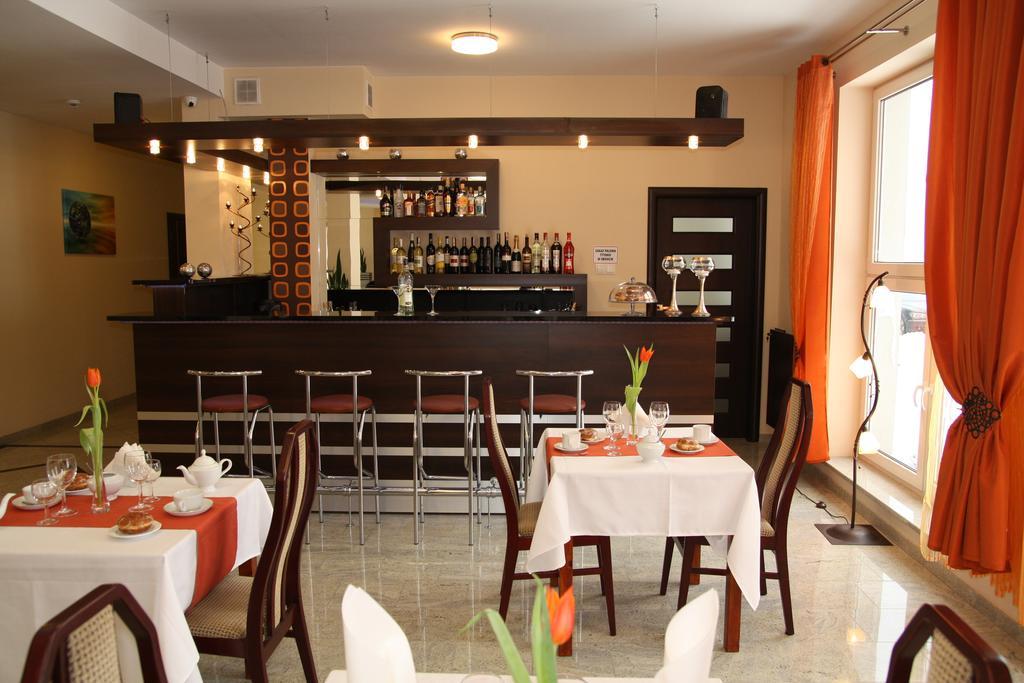 Hotel Kosmonauty Wroclaw-airport