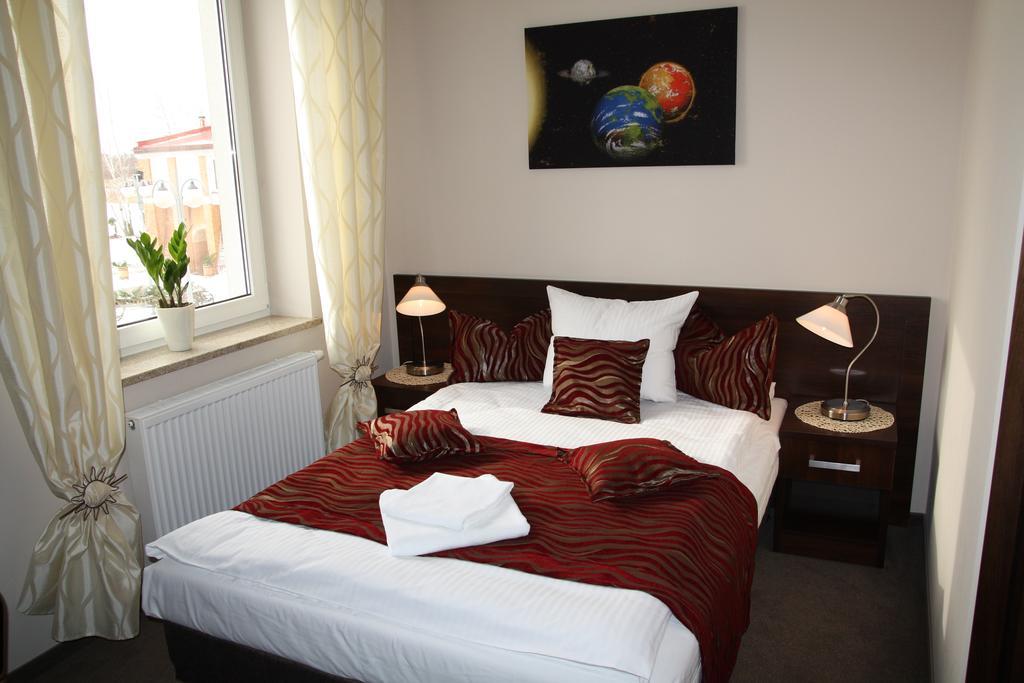 Kosmonauty Wroclaw-airport Hotel 3*